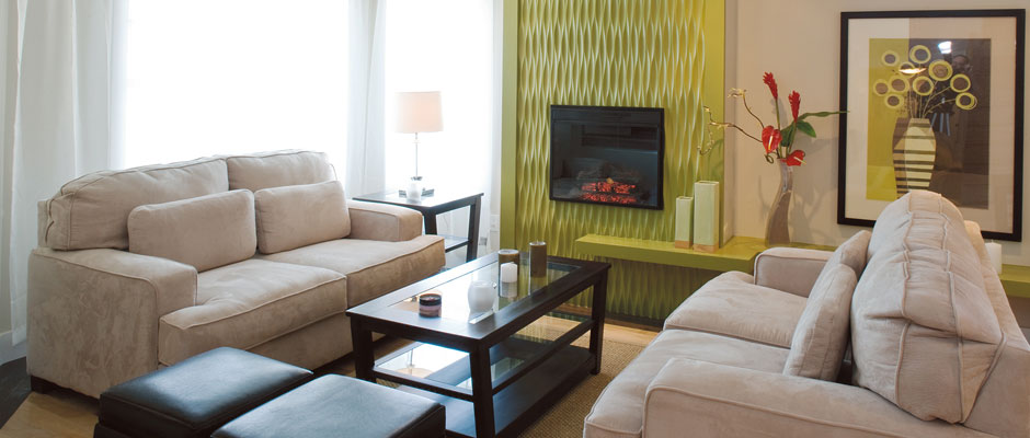 Salle familiale confortable dans des tons de vert