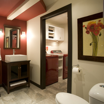 Adjoining laundry room 