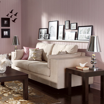 Picture ledge in the living-room