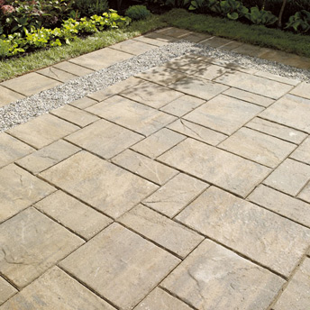 Plan a landscaping project with pavers - PLANNING GUIDES | RONA | RONA