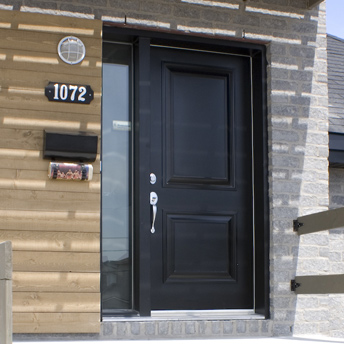 Exterior door with 1 sidelite
