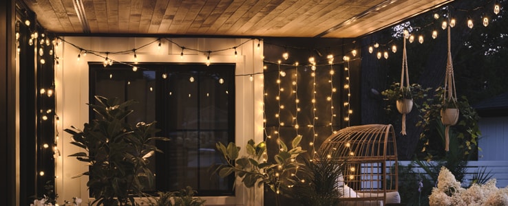 Outdoor light fixtures