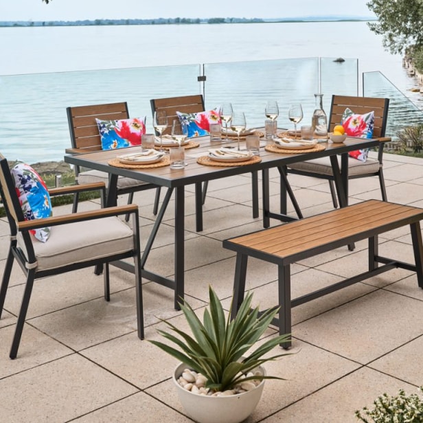 https://www.rona.ca/documents/ronaResponsive/SpecialPages/L2-Patio-OutdoorFurniture/l2-rona-outdoor-patio-espace-diner.jpg