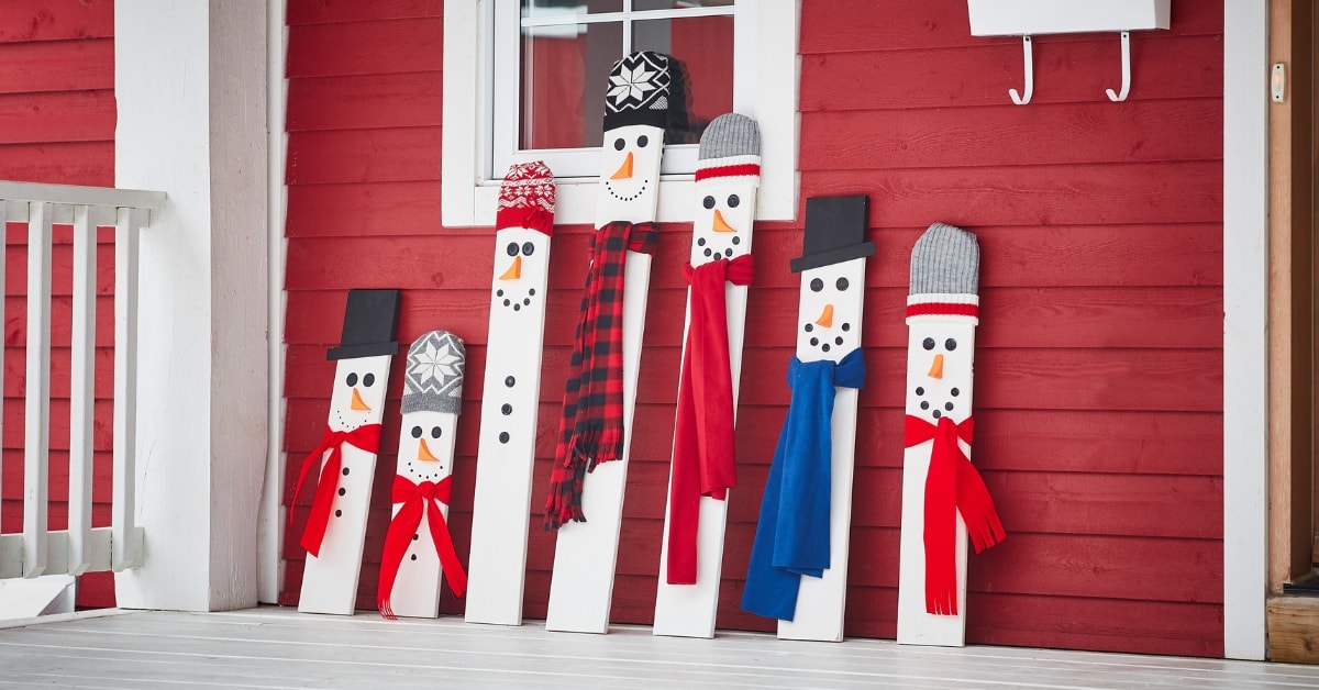 Décorations de Noël à faire soi-même : bonhomme de neige en bois