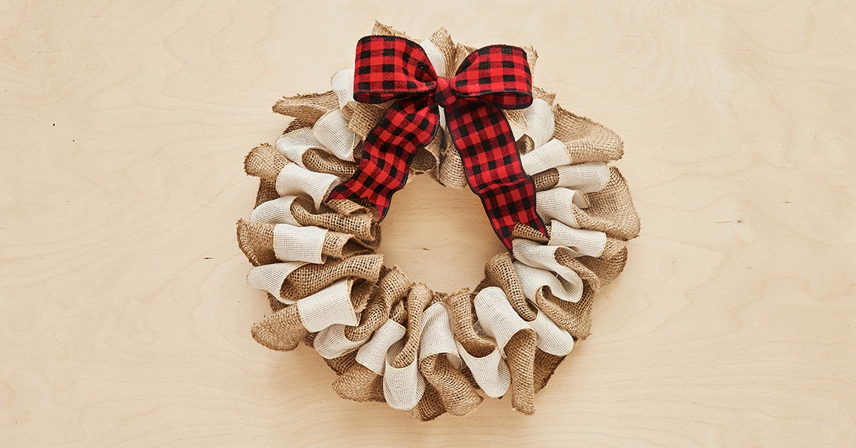 How to create a Christmas ribbon wreath for an exterior door