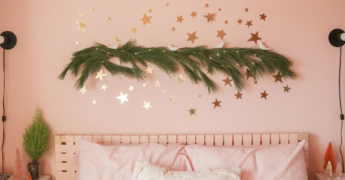 Sparkling greenery Holiday wall suspension
