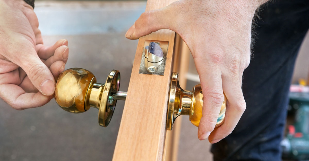 How to install a doorknob or a lock