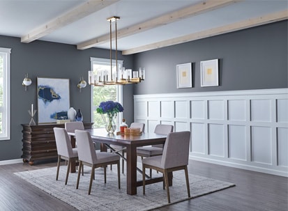Dining room with various interior mouldings