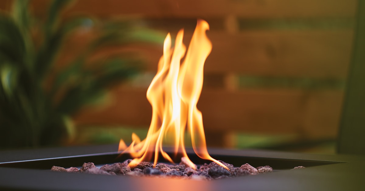 How to Select an Outdoor Heater or a Fireplace