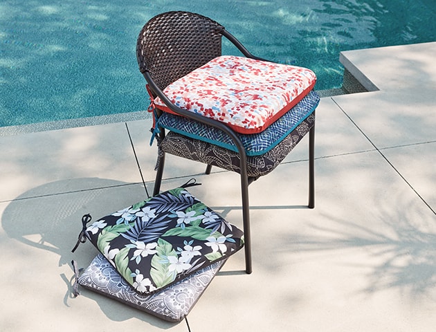 Patio chair with a selection of seat pads