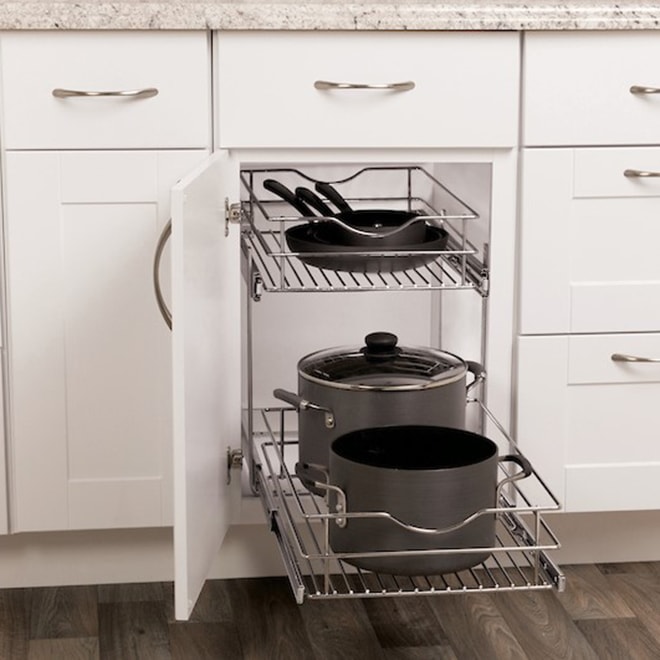 Well organized pots and pans Well organized pots and pans