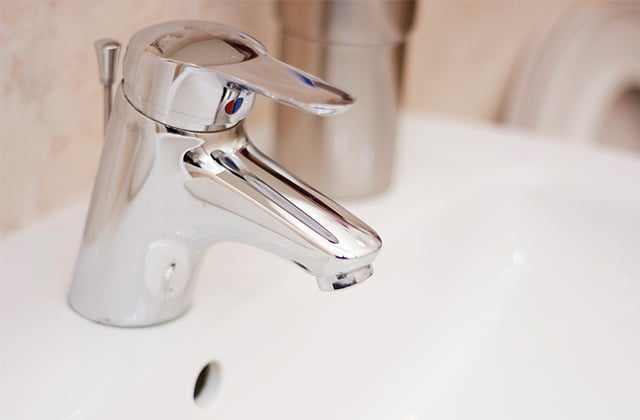 Comment réussir à débloquer un robinet grippé ?