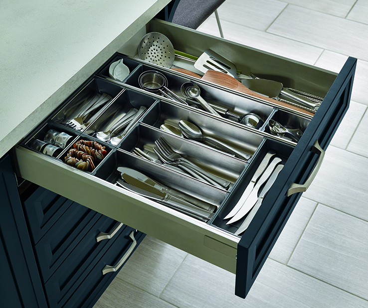 Well organized kitchen drawer