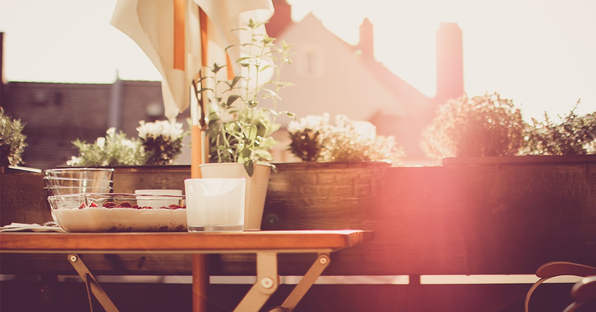 How to decorate your urban balcony like a pro with a few accessories
