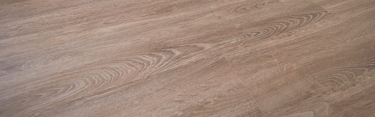 Plancher en vinyle au fini bois