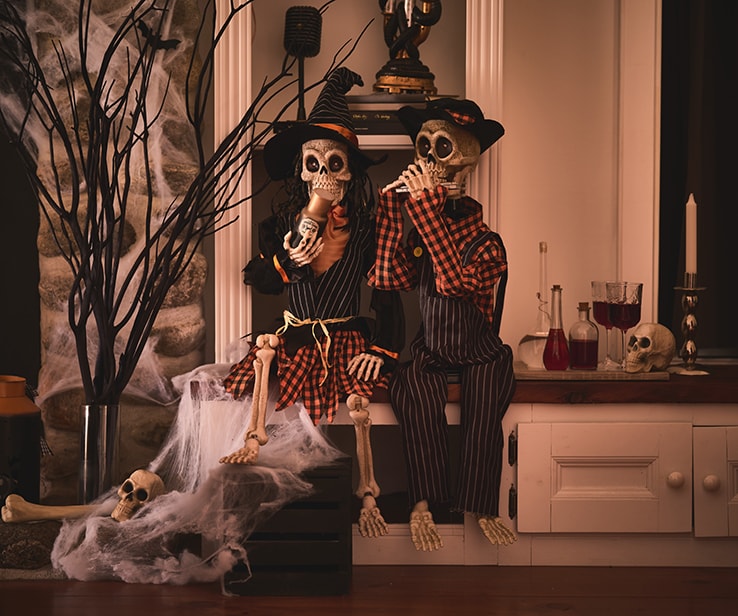 Set of two spooky scarecrows