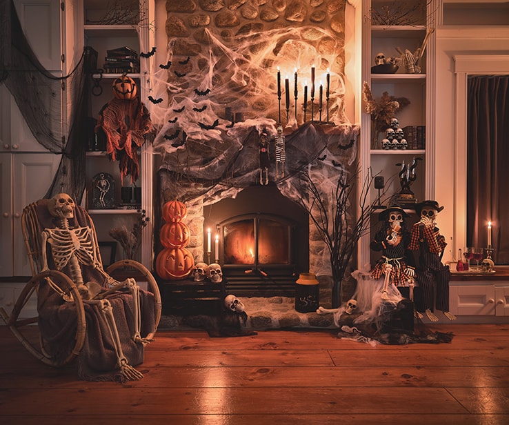 Mantel with scary Halloween decor