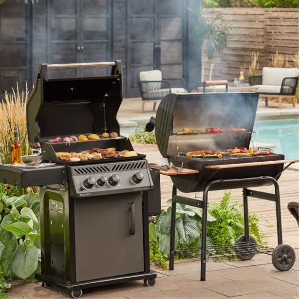 Barbecues, Smokers, Pizza Ovens, Portable BBQ Grills & | RONA