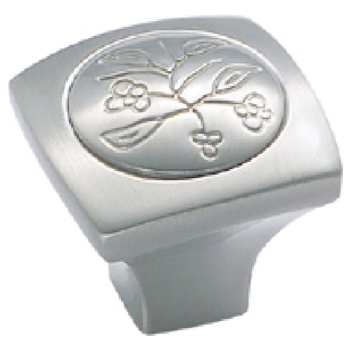 Bouton en métal fini nickel satiné