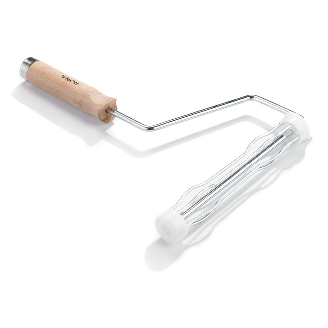 Monture pour rouleau, manche de bois, 9 1/2"